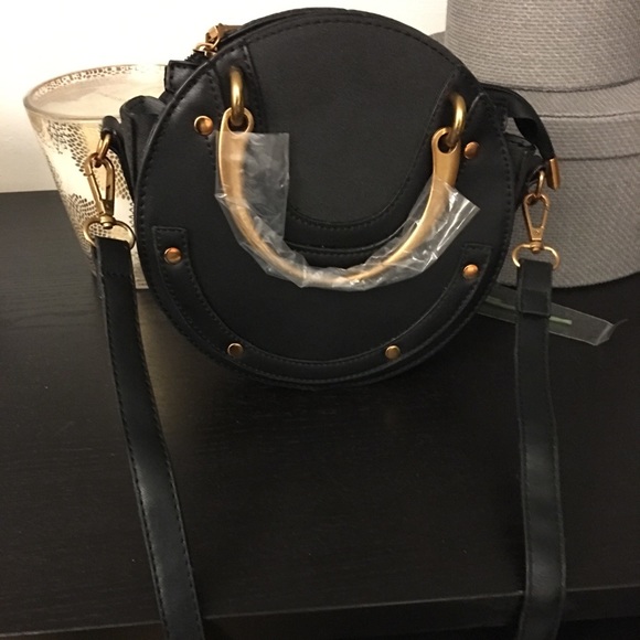 Black crossbody bag never used - Picture 2 of 5